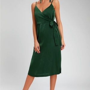 Lulu’s Fall In Love Forest Green Satin Midi Wrap Dress- NWT
